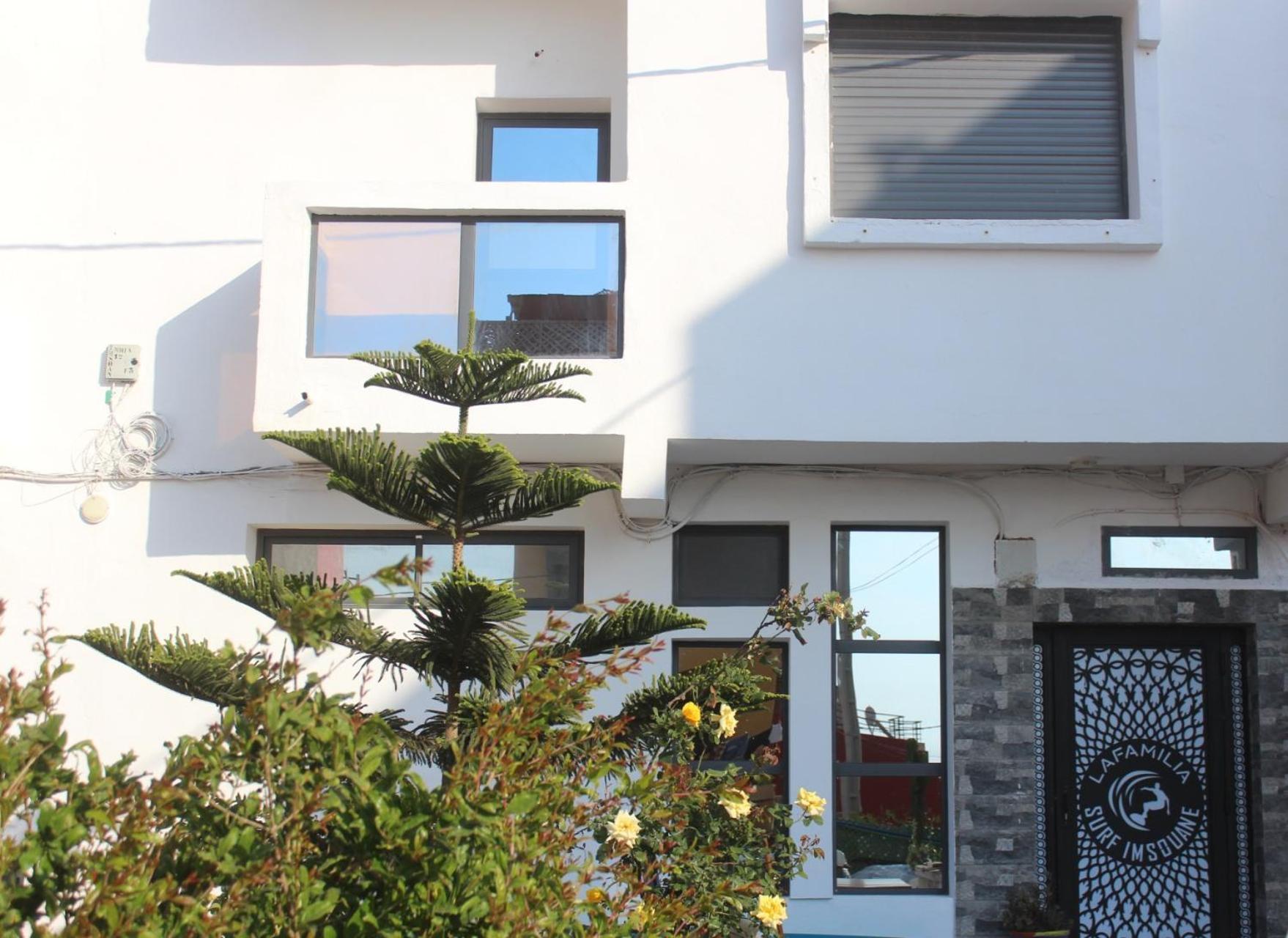 Lafamilia Surf Imsouane Hotel Bagian luar foto